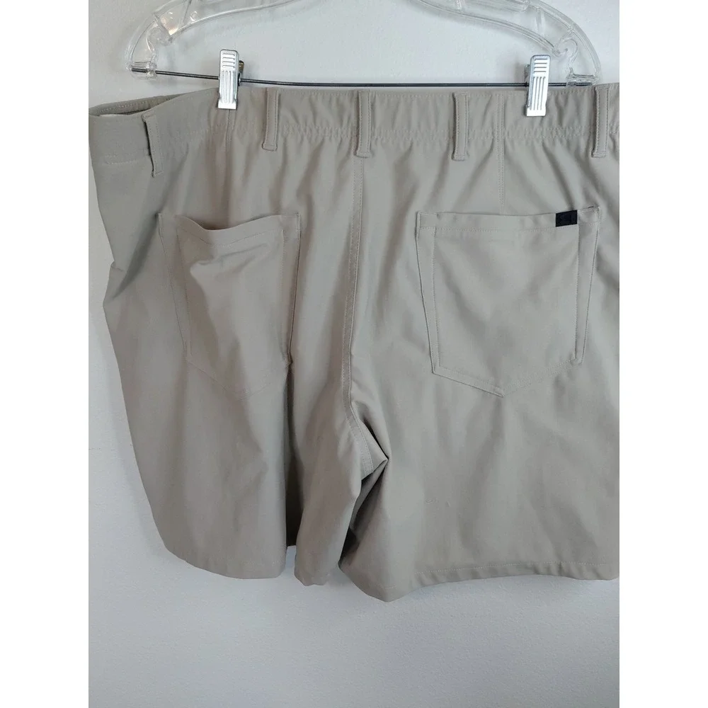 Under Armour Shorts Mens‎ 42 Tan UA Drive Performance Stretch Golf Preppy Casual